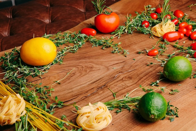 Ingrediente proaspete pe masă